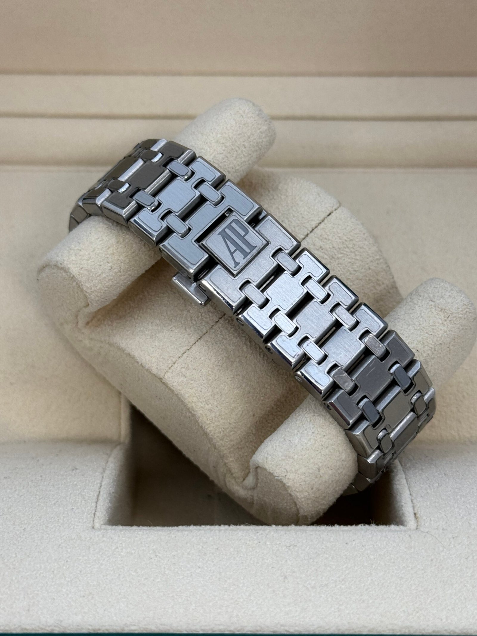 Audemars Piguet Royal Oak 41mm Stainless Steel 2019 - Image 3