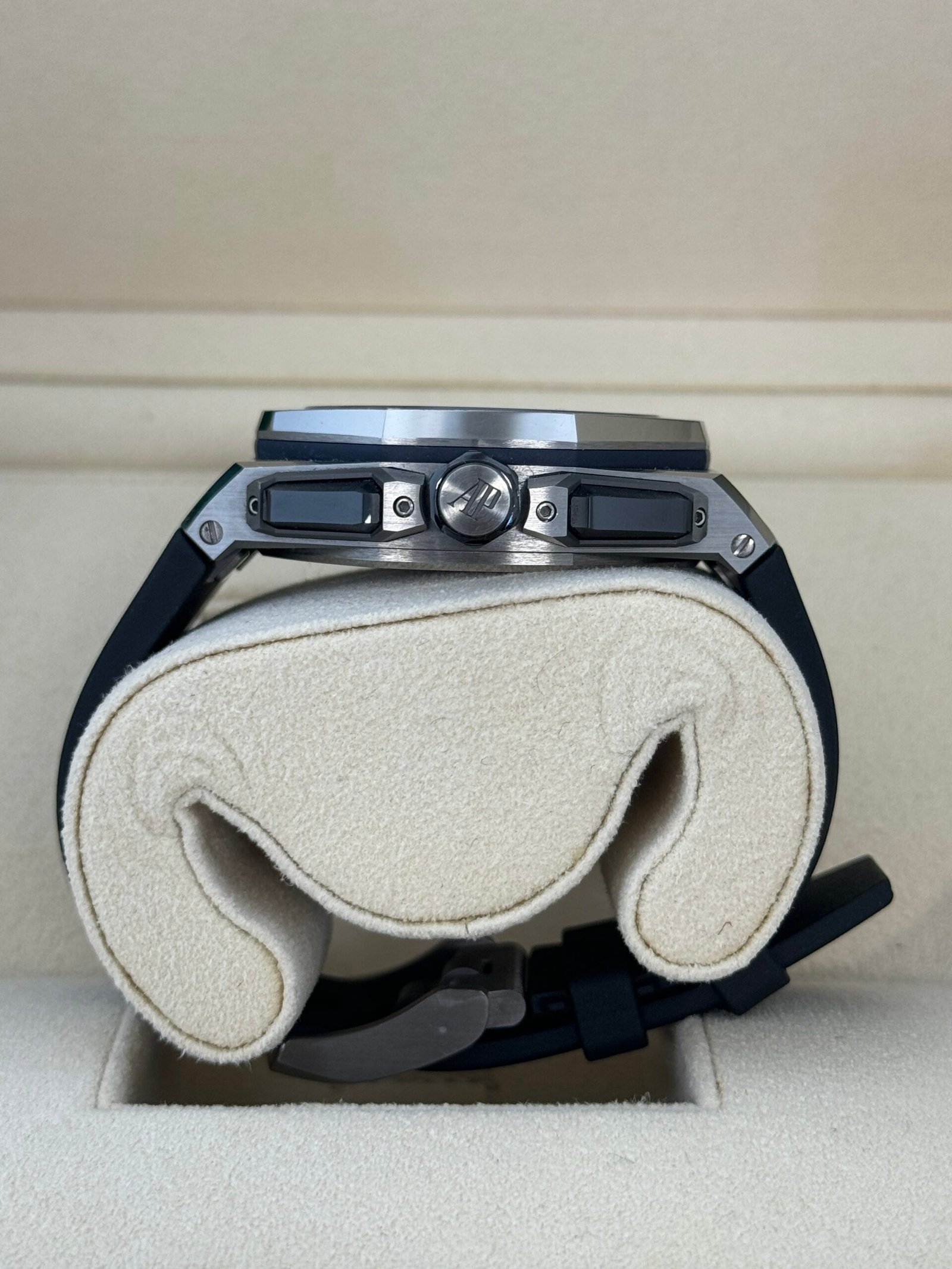 Audemars Piguet Royal Oak Offshore 43mm Titanium 2023 - Image 4