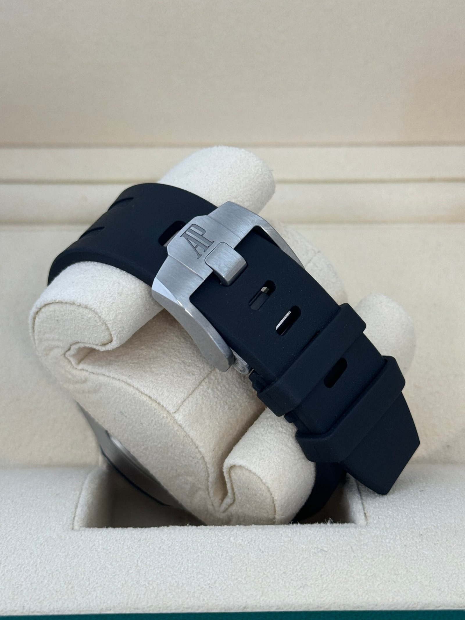 Audemars Piguet Royal Oak Offshore 43mm Titanium 2023 - Image 3