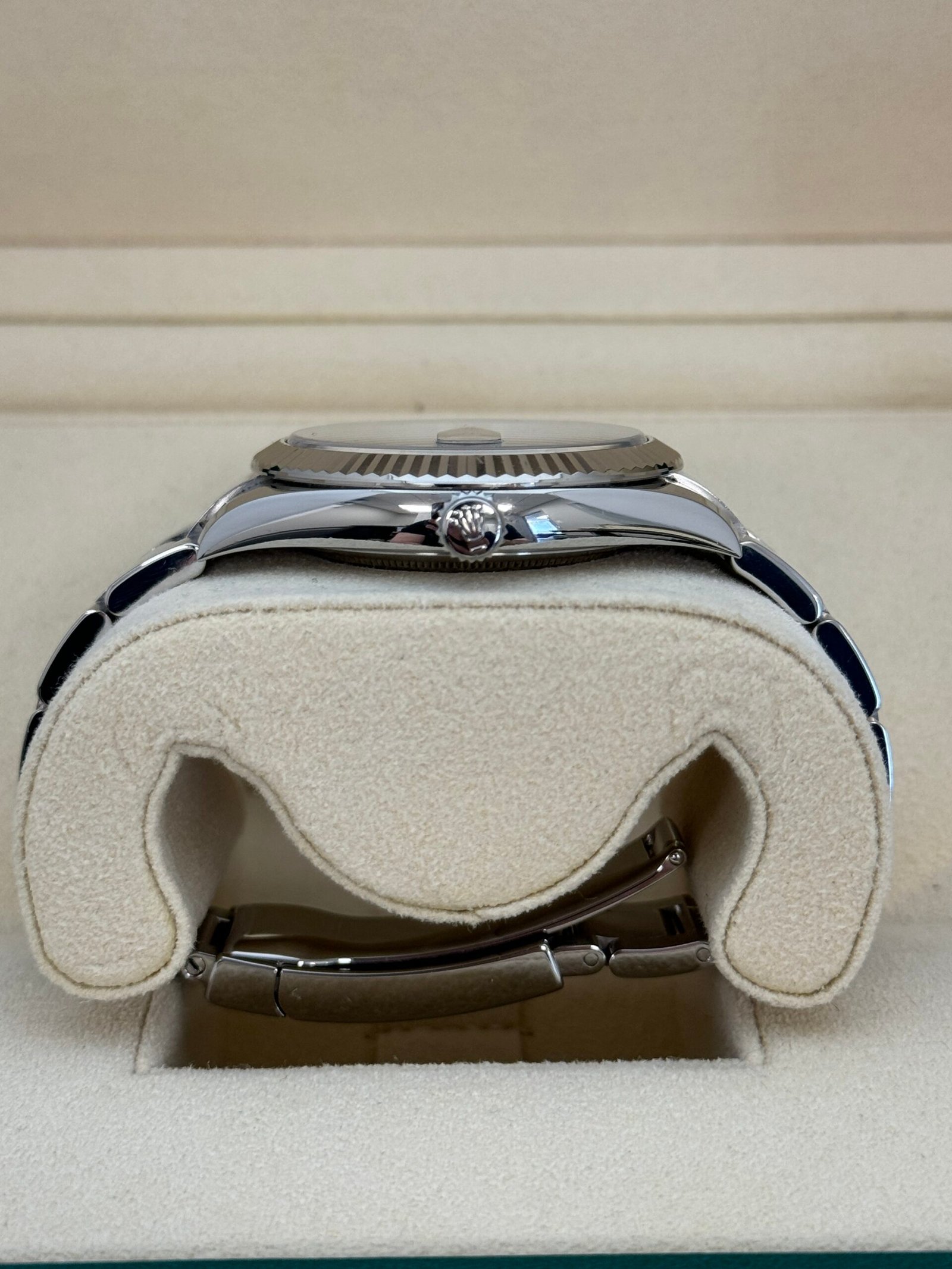 Rolex Datejust 41mm Stainless Steel – White Gold NA - Image 2