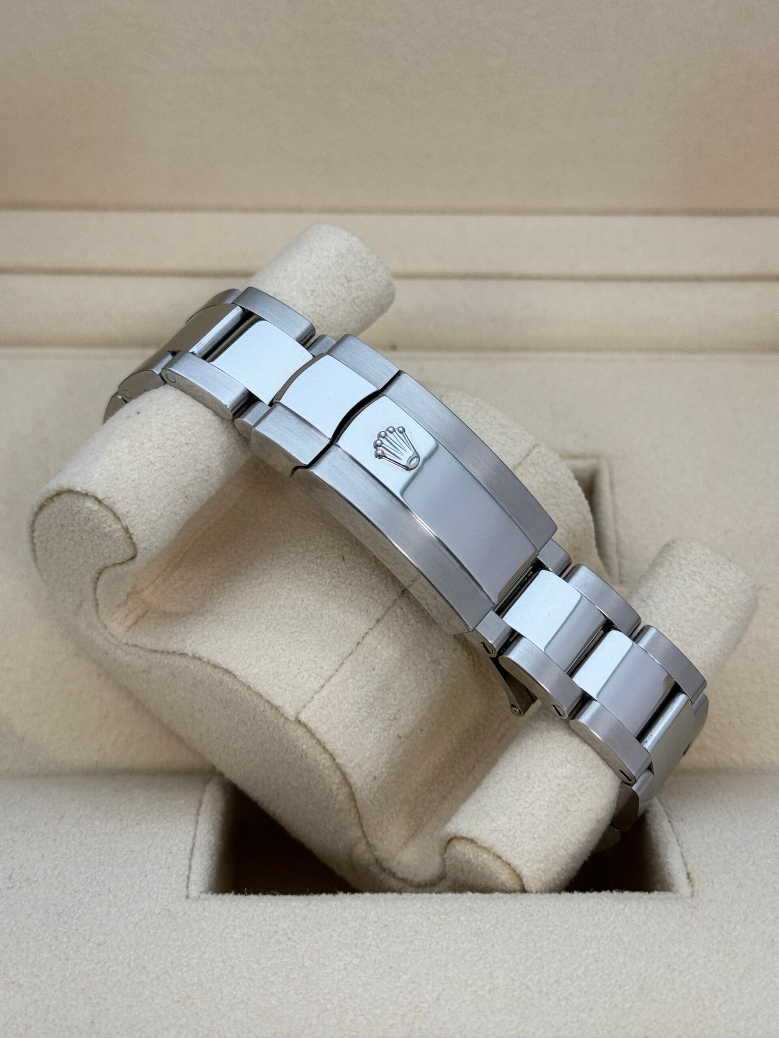 Rolex Datejust 41mm Stainless Steel – White Gold NA - Image 4