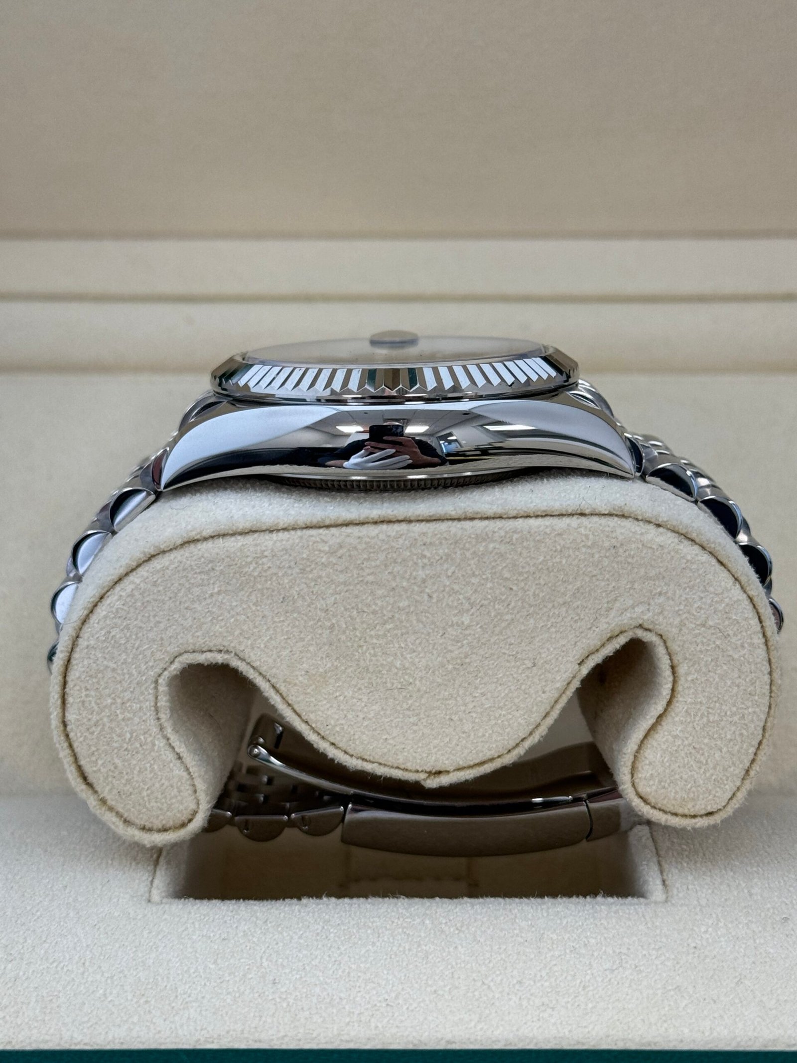 Rolex Skydweller 43mm Stainless Steel/White Gold 2024 - Image 4