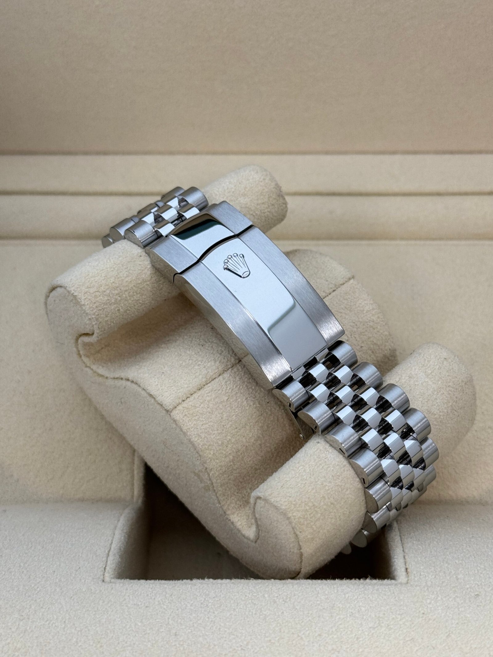 Rolex Skydweller 43mm Stainless Steel/White Gold 2024 - Image 2