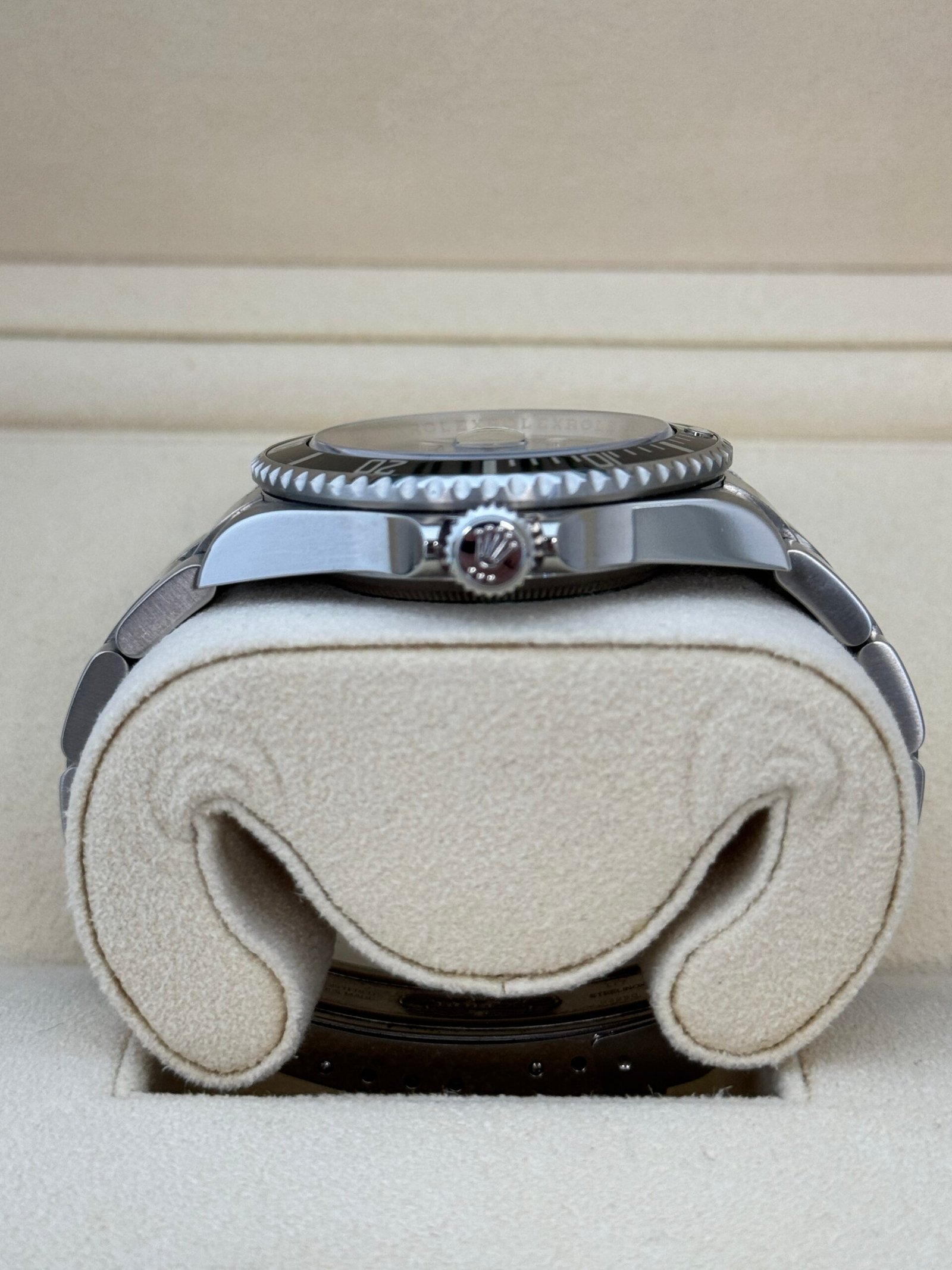 Rolex Submariner 40mm Stainless Steel 2009 - Image 3