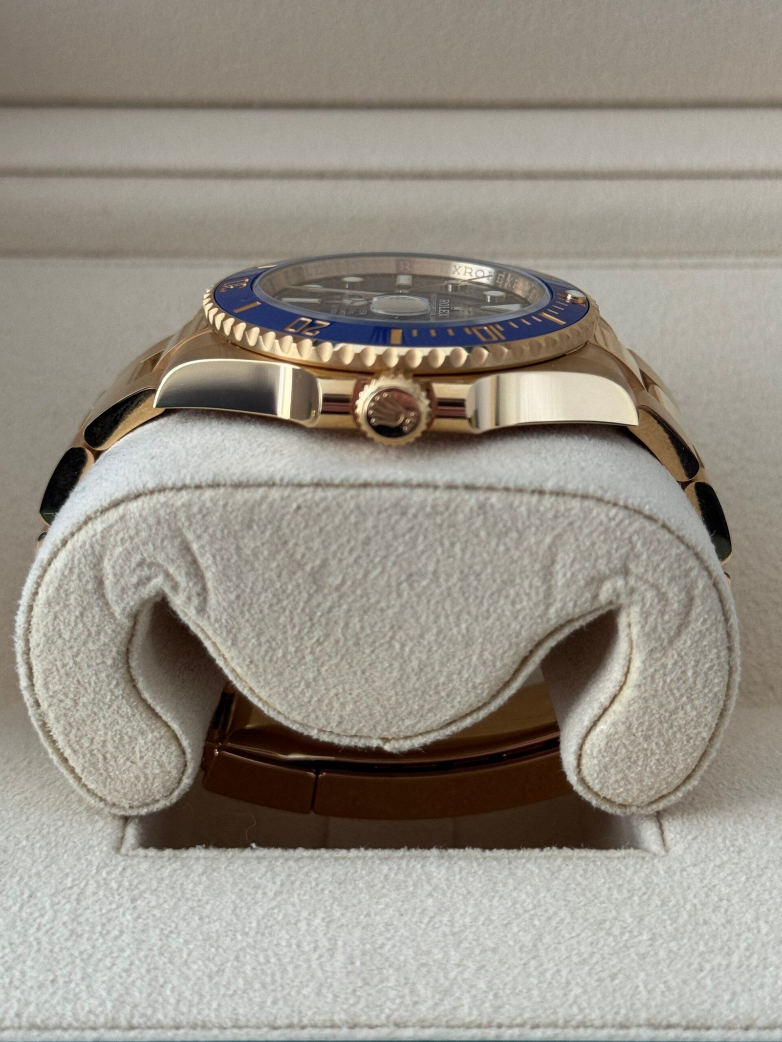 Rolex Submariner 40mm Yellow Gold 2022 - Image 3