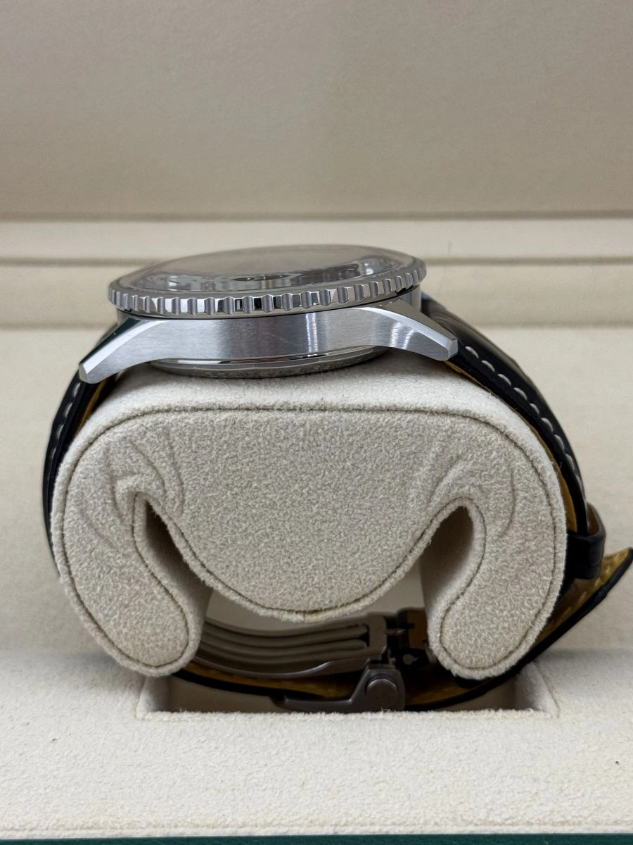 Breitling Navitimer B01 Chronograph - Image 3