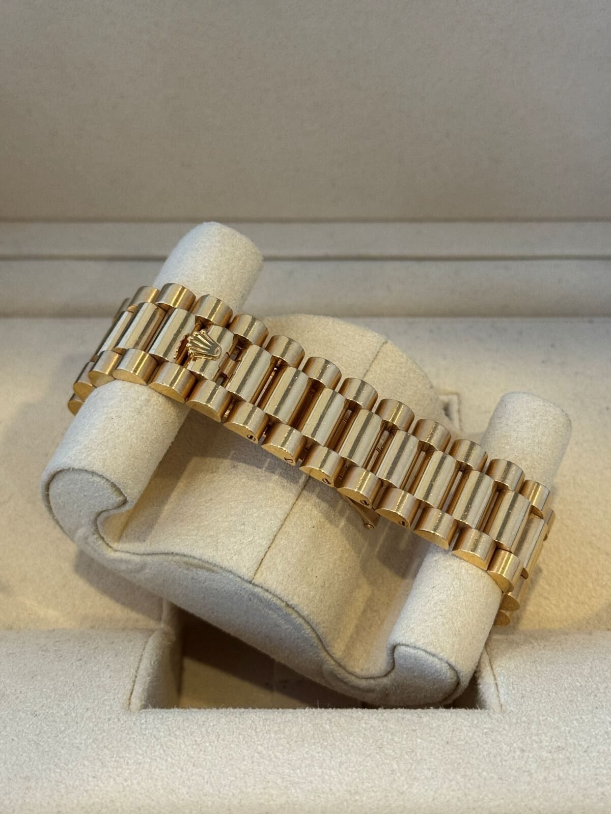 Rolex Daydate II Yellow Gold - Image 4