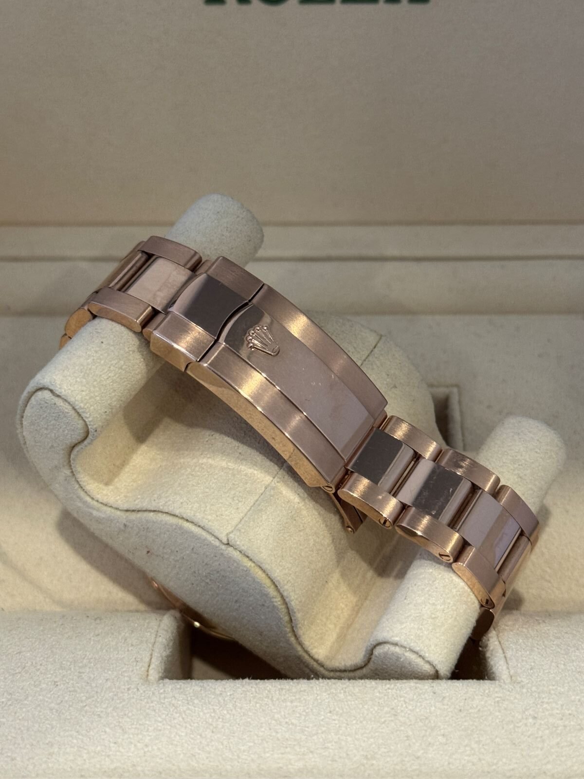 Rolex Skydweller Rose Gold - Image 4