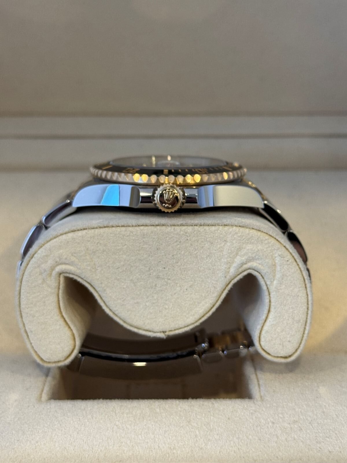 Rolex Submariner Yellow Gold 41mm - Image 2