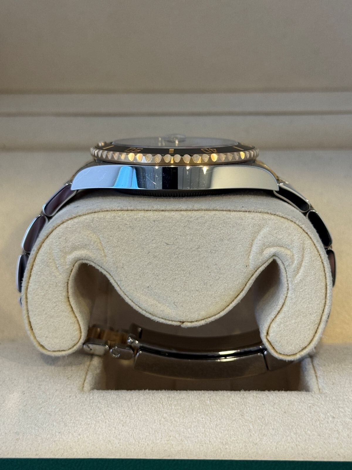 Rolex Submariner Yellow Gold 41mm - Image 3