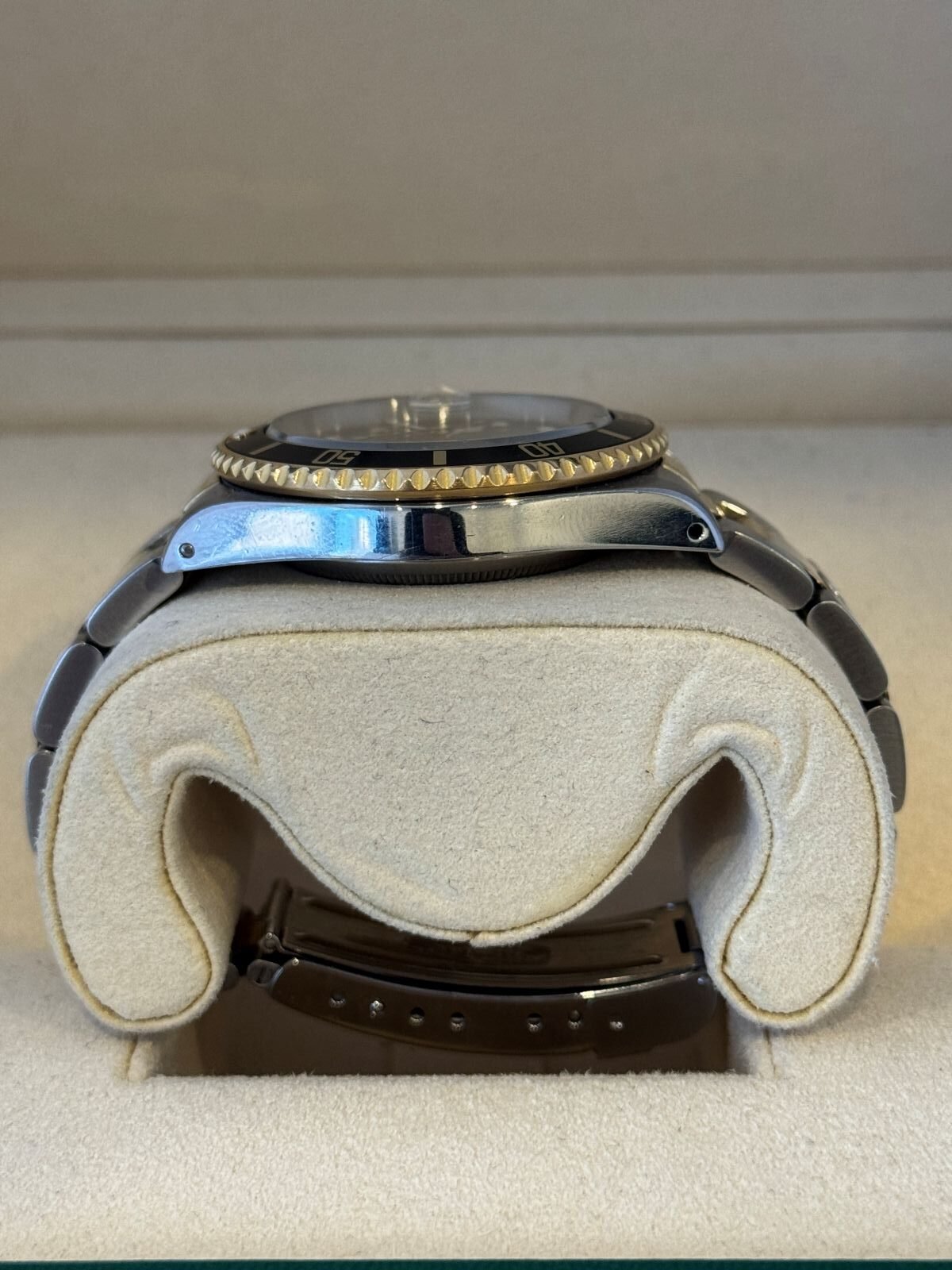 Rolex Submariner Yellow Gold 40mm - Image 3